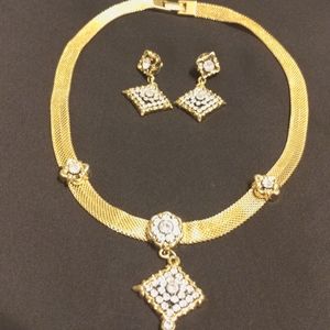 Necklace and earring set